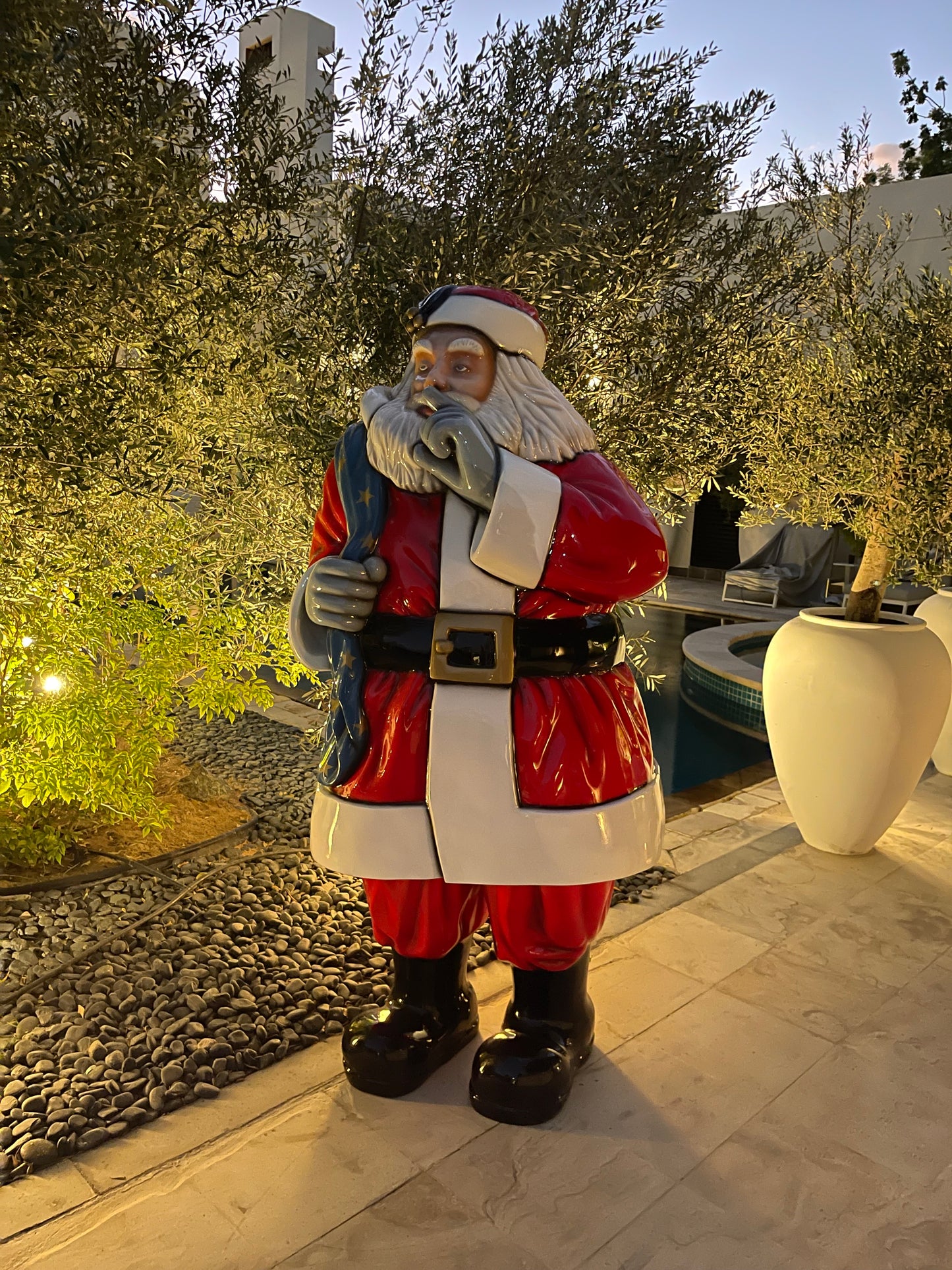 🎄 2 Metre “Shhh… Santa” – Exclusive UAE Statement Piece