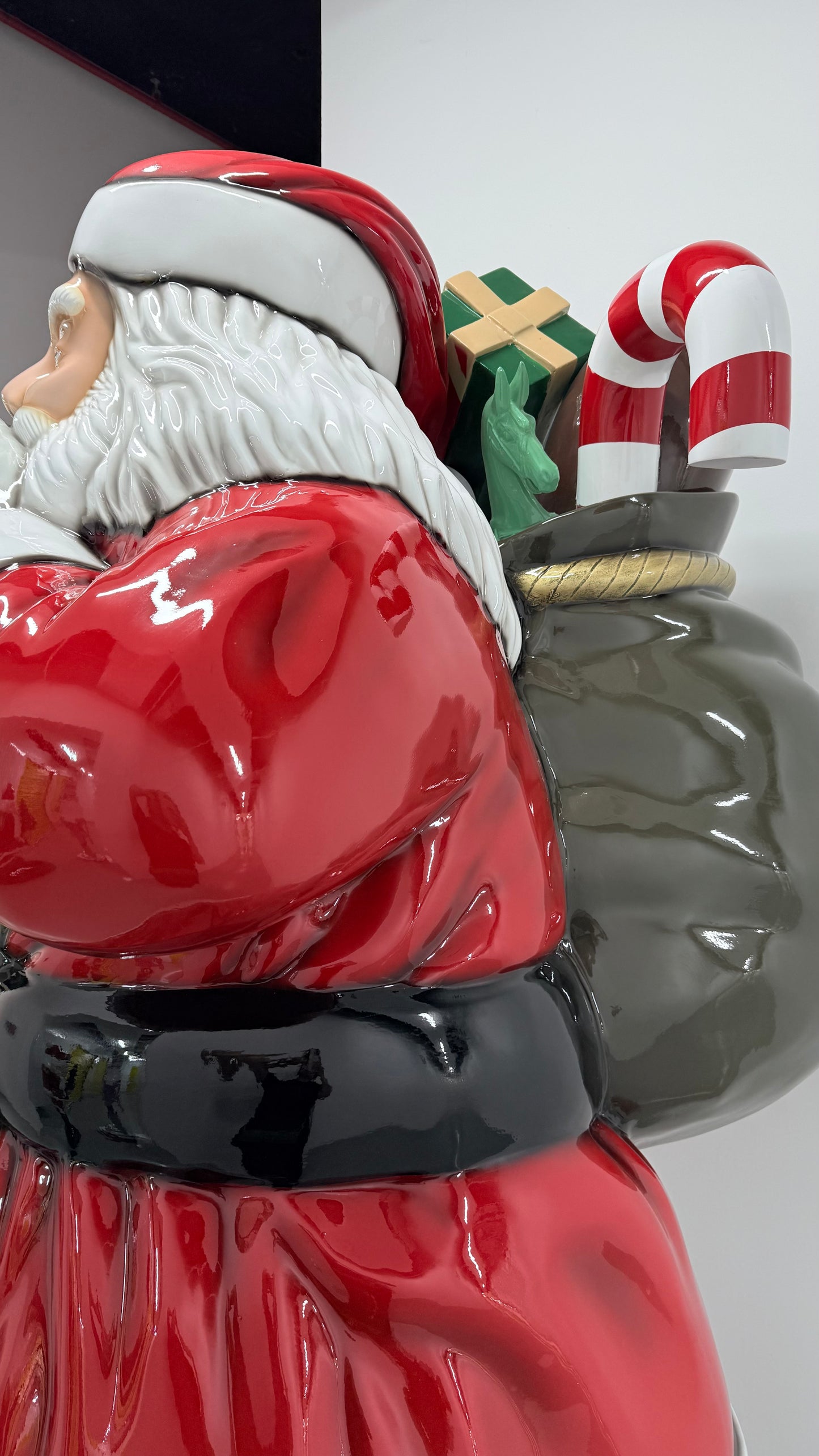 🎄 2 Metre “Shhh… Santa” – Exclusive UAE Statement Piece