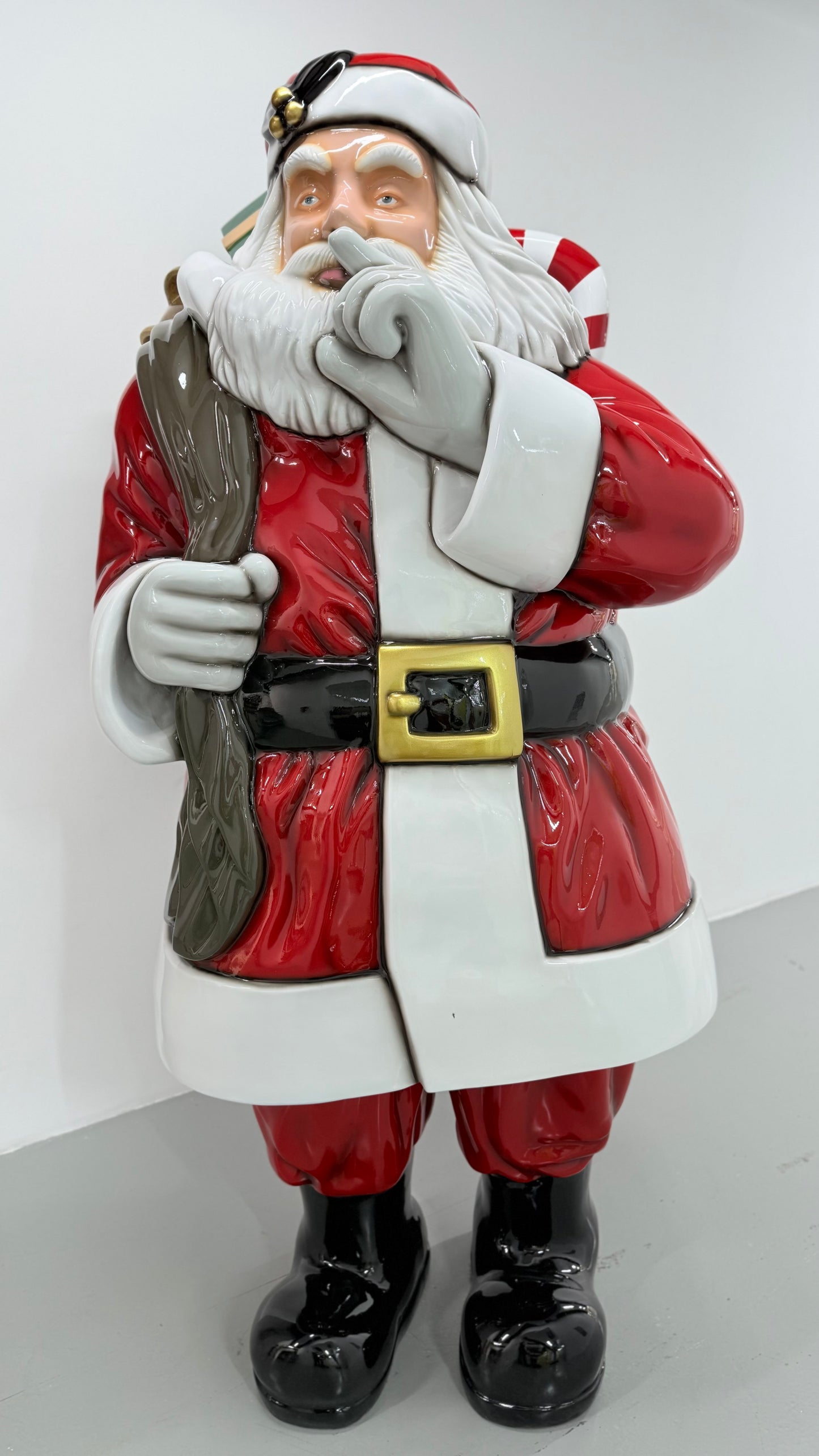 🎄 2 Metre “Shhh… Santa” – Exclusive UAE Statement Piece