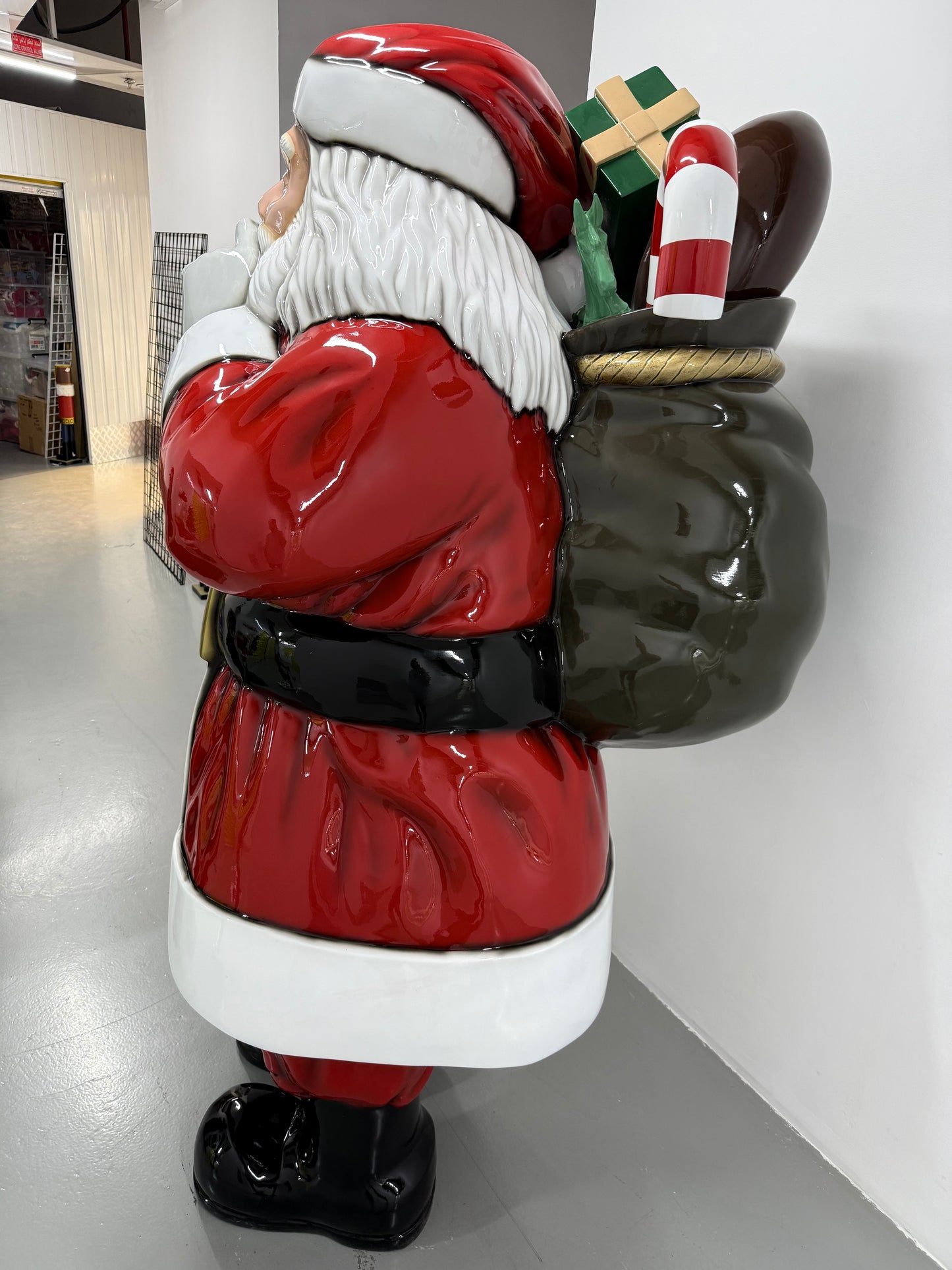 🎄 2 Metre “Shhh… Santa” – Exclusive UAE Statement Piece