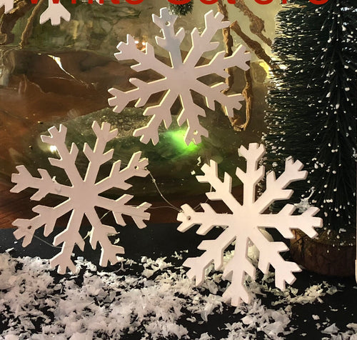 Hanging Snowflake Pendant with 5 white snowflakes